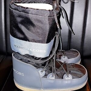 MARC JACOBS WINTER MOON BOOT WOMEN'S SIZE 8/8.5 (UNISEX)